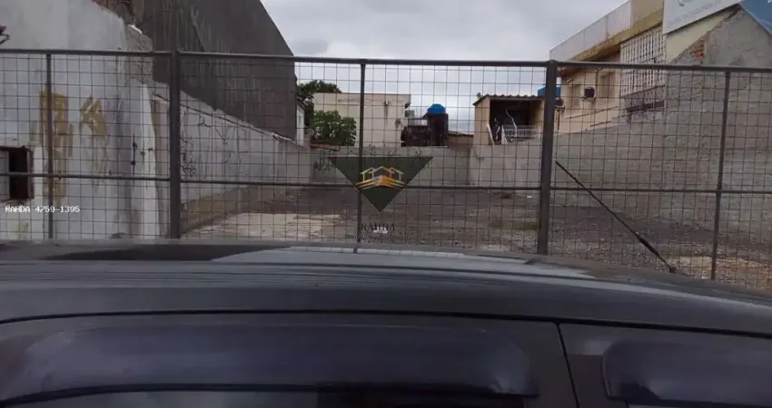 Terreno à venda na Rua Sete de Setembro, Jardim Santa Helena, Suzano