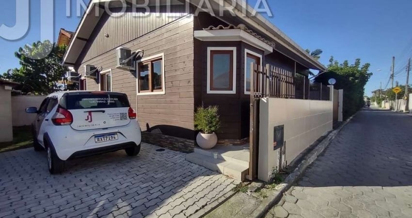 Casa Residencial para alugar, 90.00 m2 por R$2700.00  - Sao Joao Do Rio Vermelho - Florianopolis/SC