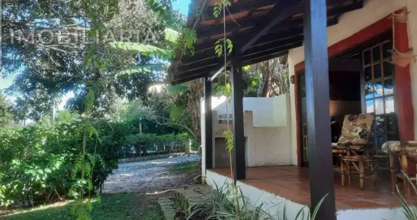 Casa Residencial com 6 quartos  à venda, 195.00 m2 por R$1870000.00  - Ponta Das  Canas - Florianopolis/SC