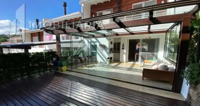 Casa Residencial com 3 quartos  à venda, 149.26 m2 por R$1490000.00  - Sambaqui - Florianopolis/SC
