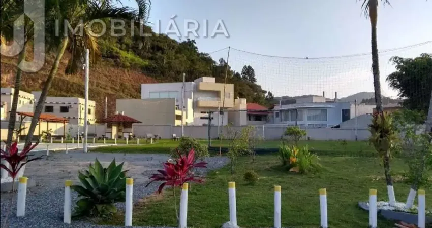 Casa residencial com 2 quartos à venda, 55.00 m2 por r$780000.00 - aririba - balneario camboriu/sc