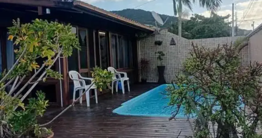 Casa Residencial com 4 quartos  à venda, 210.00 m2 por R$770000.00  - Ingleses Do Rio Vermelho - Florianopolis/SC