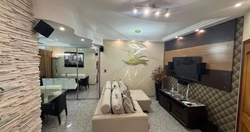 Maravilhoso apartamento amplo, com planejados, super bem localizado, a 4 quadras da paria no coração do Boqueirão!!!!