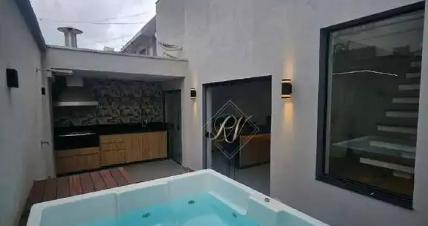 OPORTUNIDADE!!! LINDA CASA, COM ÁREA GOURMET, JACUZZI, NO BAIRRO PONTA DA PRAIA EM SANTOS!!!