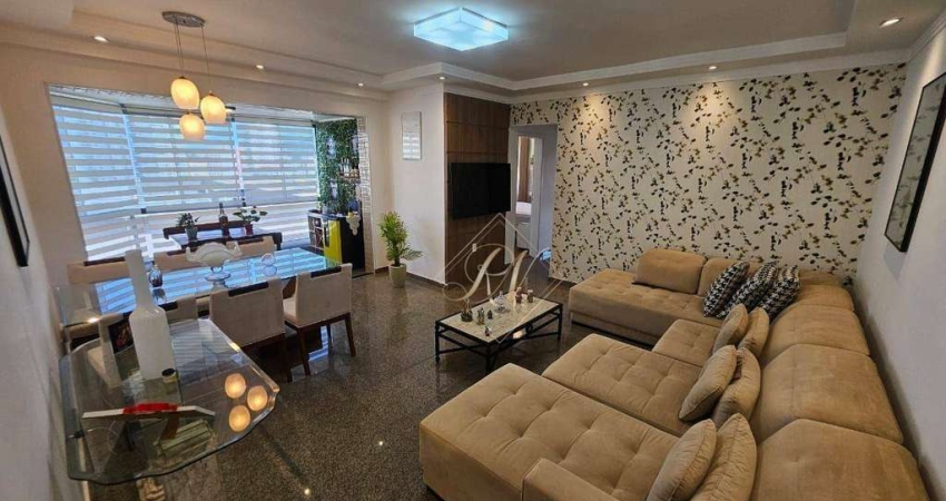 Maravilhoso Apartamento, 2 dormitórios, sacada na sala, 2 vagas demarcadas, em excelente localização em Santos!!