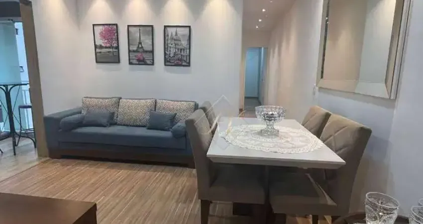 SALA COM SACADA FECHADA EM VIDROS, 2 DORMITÓRIOS, LAZER COMPLETO NA CIDADE DE SANTOS!!!