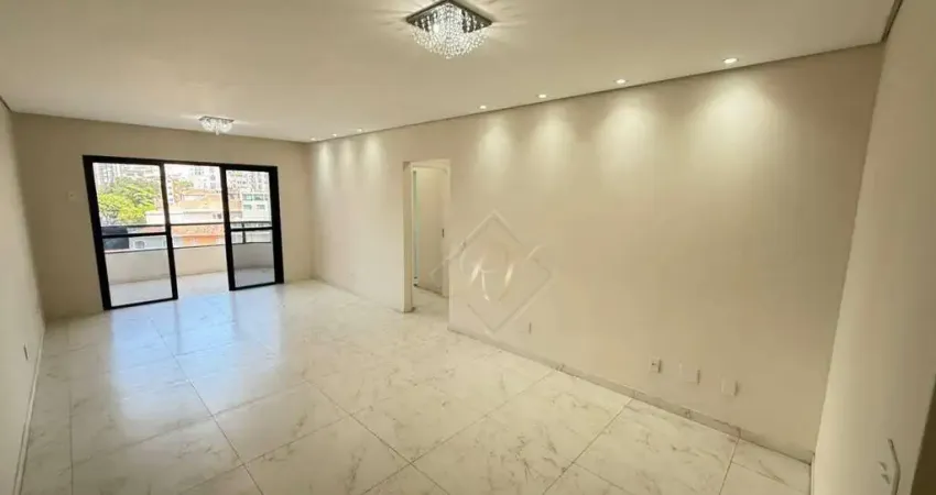 Maravilhoso apartamento, amplo e com vista livre, reformado, ótima localização no bairro da Ponta da Praia!!