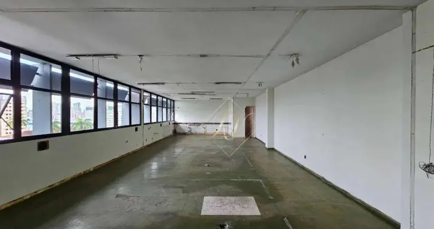 NECESSITA REFORMA!!! CONJUNTO COMERCIAL PARA VENDA E LOCAÇÃO NA CIDADE DE SANTOS!!!