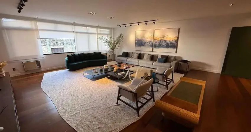 Maravilhoso apartamento, de frente, finamente decorado, porteira fechada, super bem localizado, no bairro do Boqueirão!!!