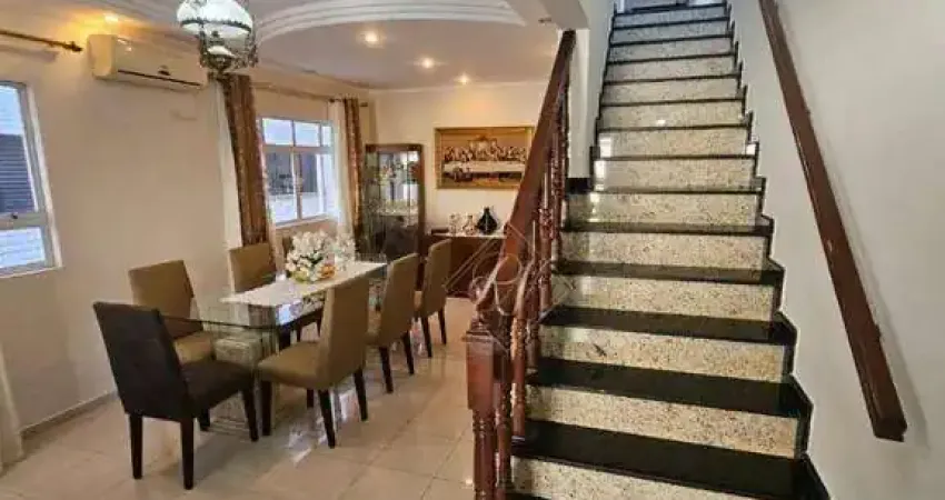 Sobrado com 5 dormitórios à venda, 274 m² por R$ 1.700.000,00 - Embaré - Santos/SP