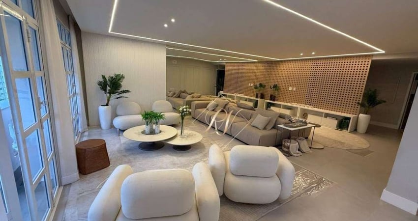 Maravilhoso apartamento, andar alto, na avenida mais charmosa de Santos, com 303m², a 3 quadras da praia !!!