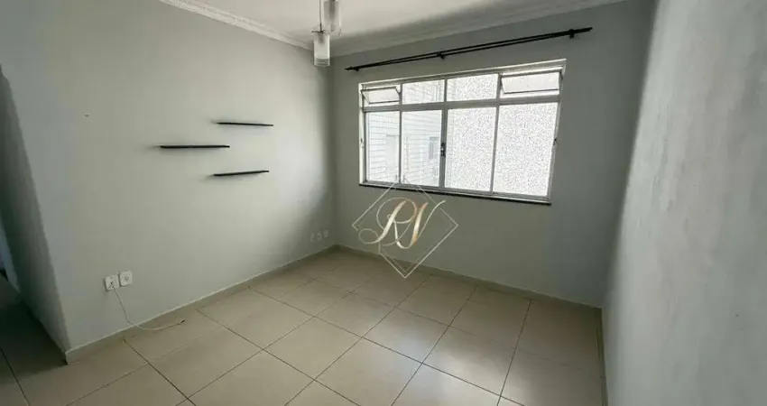 Excelente apartamento, super arejado, com 3 dormitórios, super bem localizado a 3 quadras da praia, no bairro do Embaré!!!