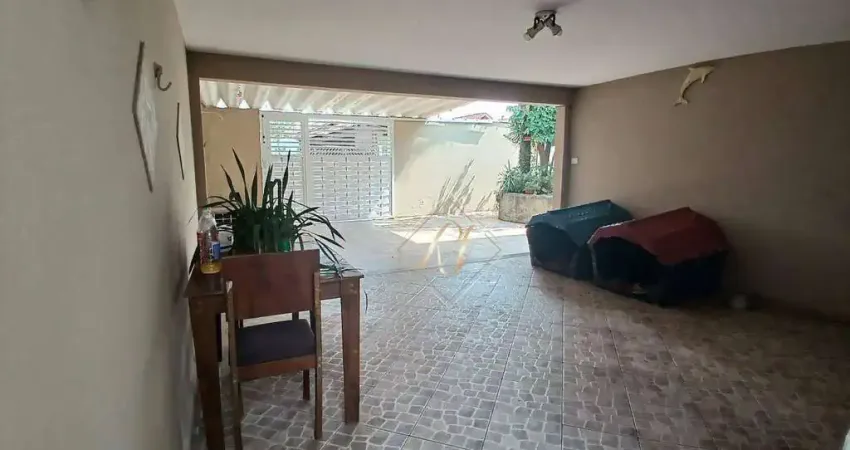 Maravilhosa casa térrea, ampla e arejada, super bem localizada e a 3 quadras da praia no bairro do Maracanã!!!