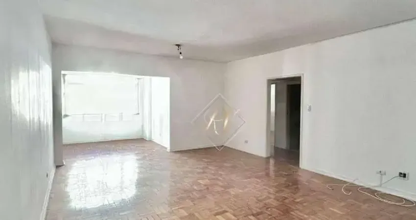 ESTUDA PERMUTA!!! NECESSITA REFORMA!!! APARTAMENTO AMPLO, 2 DORMITÓRIOS, À 1 QUADRA DA PRAIA DO BOQUEIRÃO EM SANTOS!!!