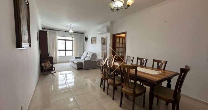 Excelente apartamento para locação, à 4 quadras da praia, vaga demarcada em Santos!!!