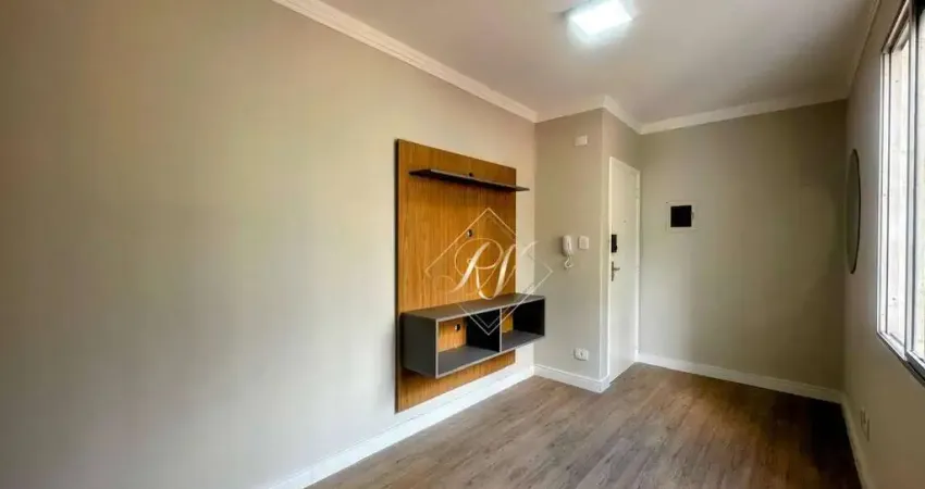 Maravilhoso apartamento, reformado, com planejados, a 20 metros da praia do Boqueirão!!!