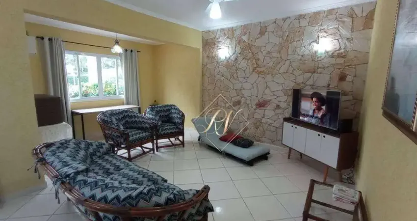 Linda casa com ofuro, a 170 metros da praia, 3 dormitórios, para você morar bem em peruíbe!!!