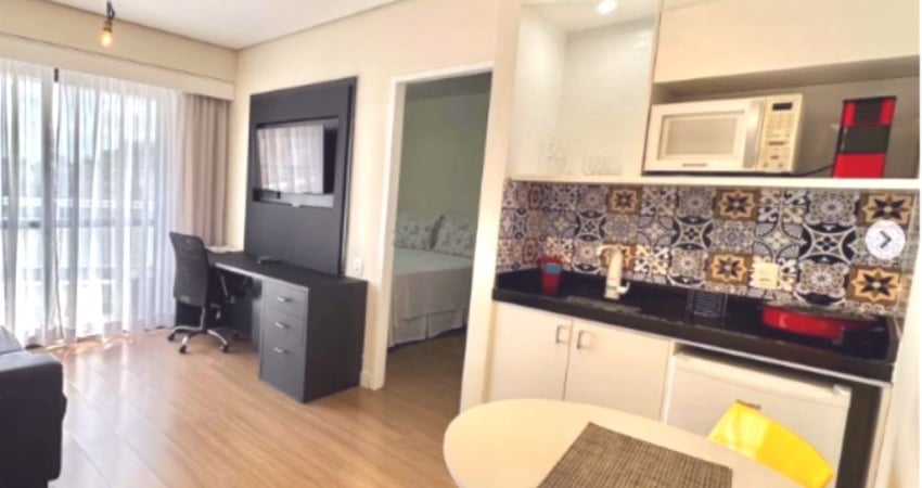 EXCELENTE APTO MOBILIADO - VARANDA - LAZER - LOCALIZAÇÃO PRIVILEGIADA