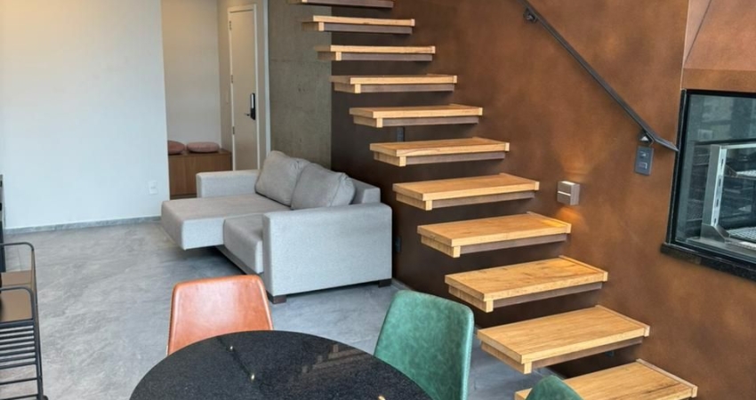 EXCELENTE DUPLEX MOBILIADO - LAZER - LOCALIZAÇÃO PRIVILEGIADA