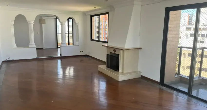 Excelente apto - amplo - varanda - lazer - localização privilegiada