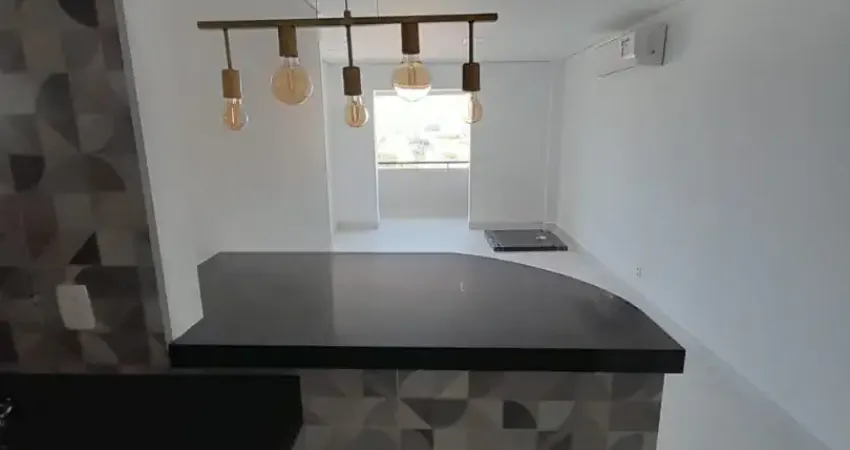 Excelente apto - sacada - ar-condicionado - lazer - localização privilegiada