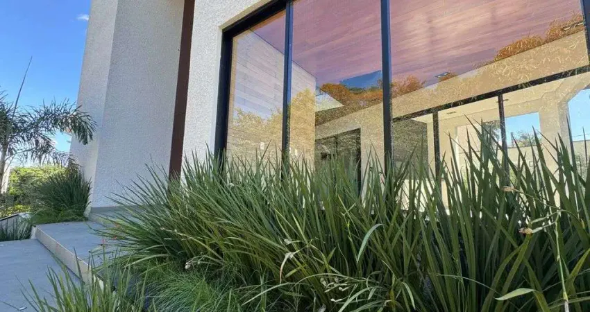 Casa Espaçosa com 4 Suítes e Piscina Privativa no Cyrela Landscape Esplanada