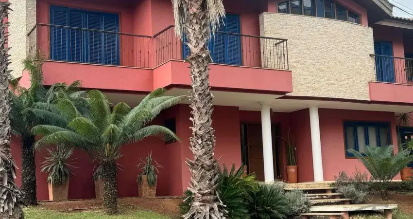 Casa de Esquina no Lago da Boa Vista – 4 Suítes e Piscina