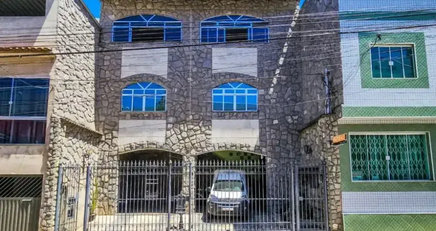 EXCELENTE CASA 4 QUARTOS DEMOCRATA EM FRENTEAO BAHAMAS