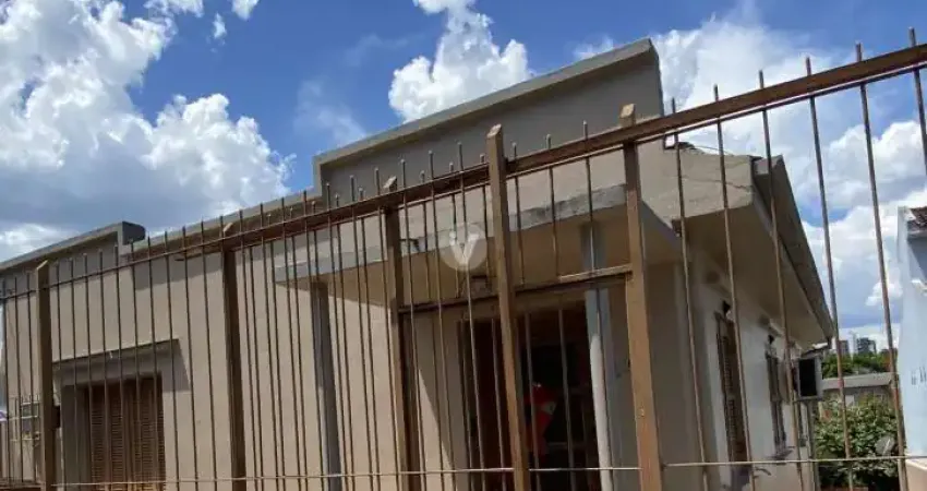 Casa com 3 quartos à venda na Rua Heitor Campos, 248, Nossa Senhora Medianeira, Santa Maria