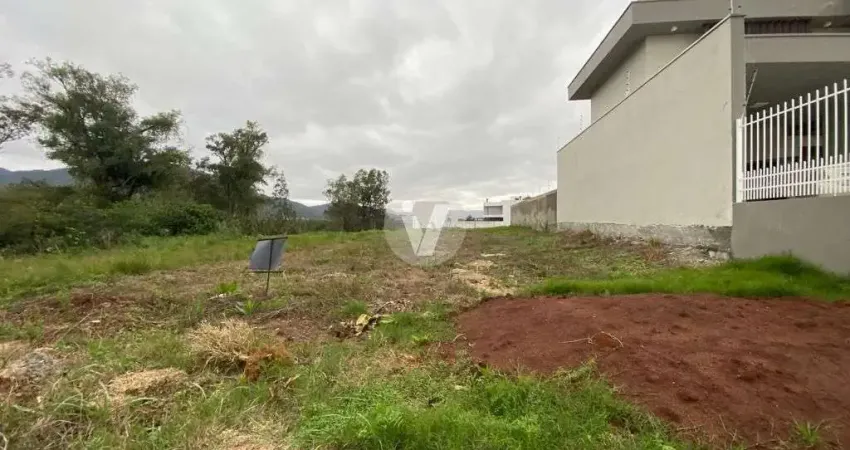 Terreno à venda na Rua Hermes Guedes de Oliveira, 147, Pé de Plátano, Santa Maria