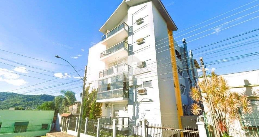 Apartamento amplo no centro, 3 dormitórios, suíte c/ banheira, 2 vagas garagem