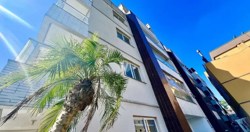 Cobertura com dois dormitórios sacada, churrasqueira e vaga de garagem!