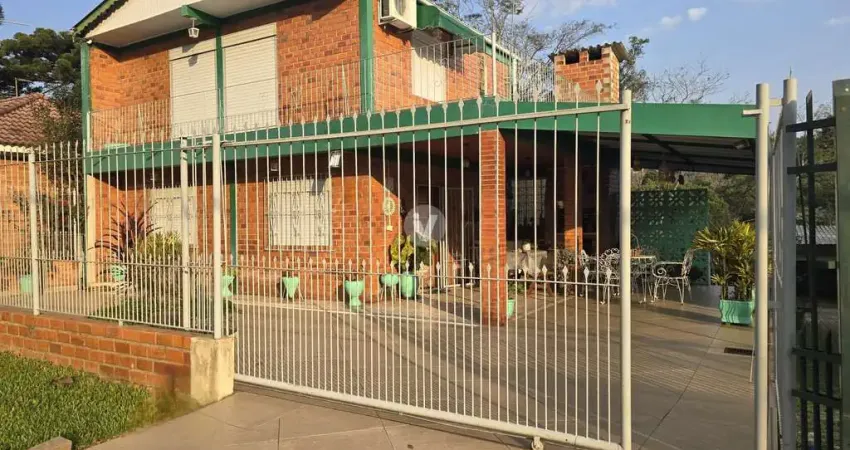 Casa de 3 dormitórios com pátio, Parque Pinhal, Itaara!
