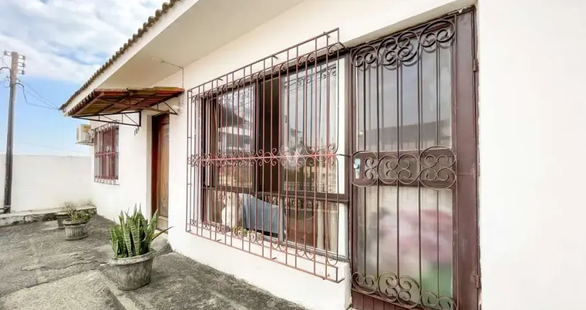 Casa com 3 quartos à venda na Rua Álvares de Azevedo, 180, Nossa Senhora do Rosário, Santa Maria