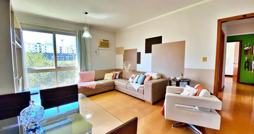 Apartamento semimobiliado em região central.
