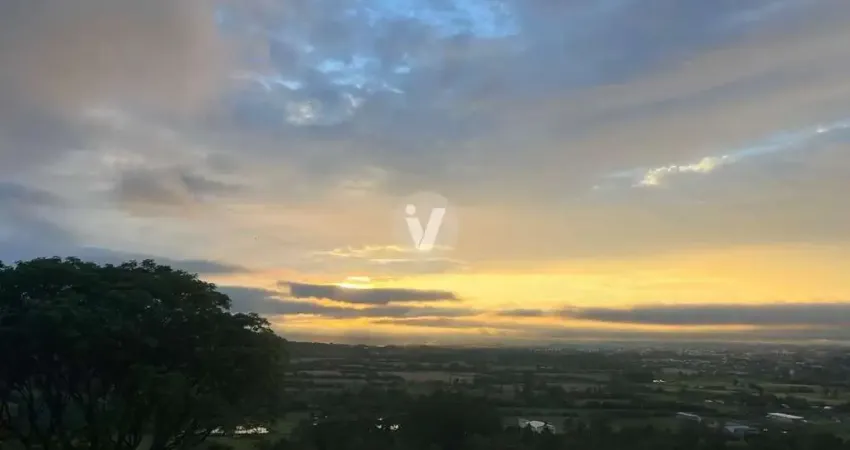 Chácara com 2 hectares, duas casas e vista panorâmica no KM3