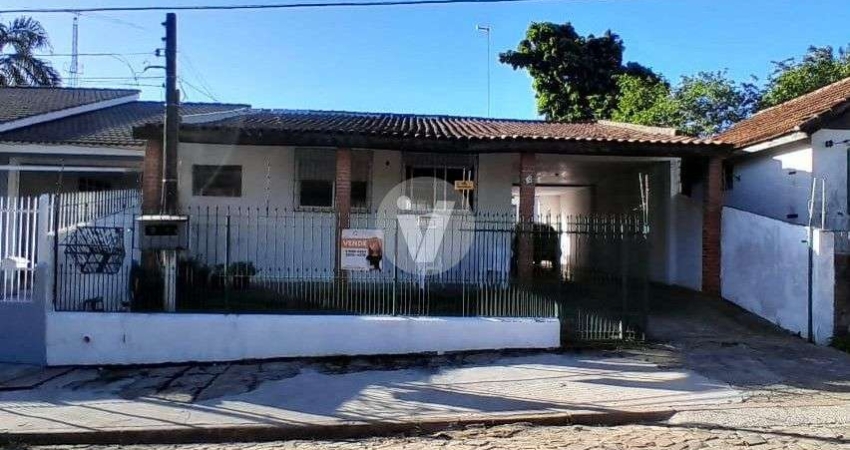 Casa 3 quartos em local tranquilo, seguro, em frente a praça e área comercial.