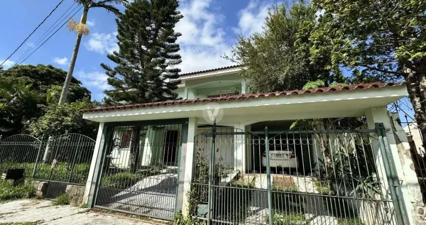 Ampla casa em Camobi com piscina e edícula