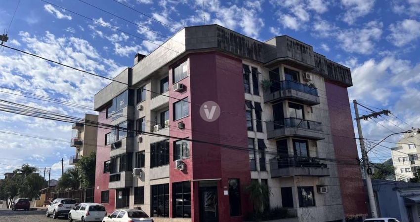 Apartamento com 3 Dormitórios, Lareira e Churrasqueira no Menino Jesus
