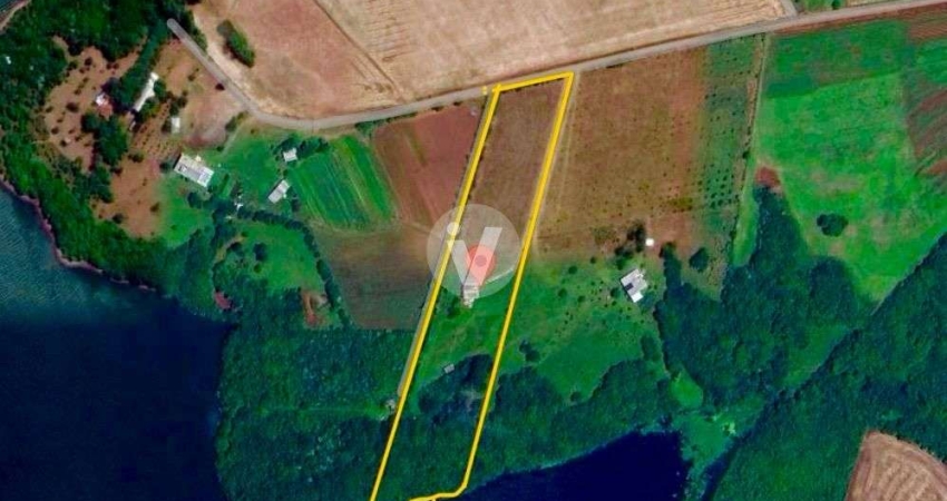 Lindíssima Chácara com lago bem localizada em Itaara