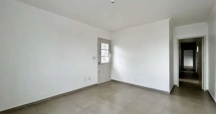 Apartamento 2 dormitórios no Centro de Santa Maria, amplo e bem localizado