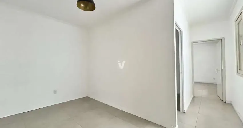 Apartamento 2 dormitórios no Centro de Santa Maria, amplo e bem localizado