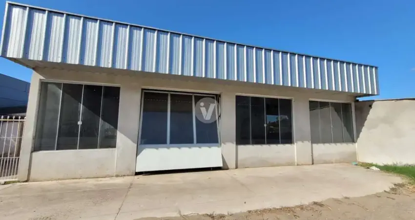 Pavilhão com frente para a BR287 e casa com frente para Rua Vicente de Oliveira