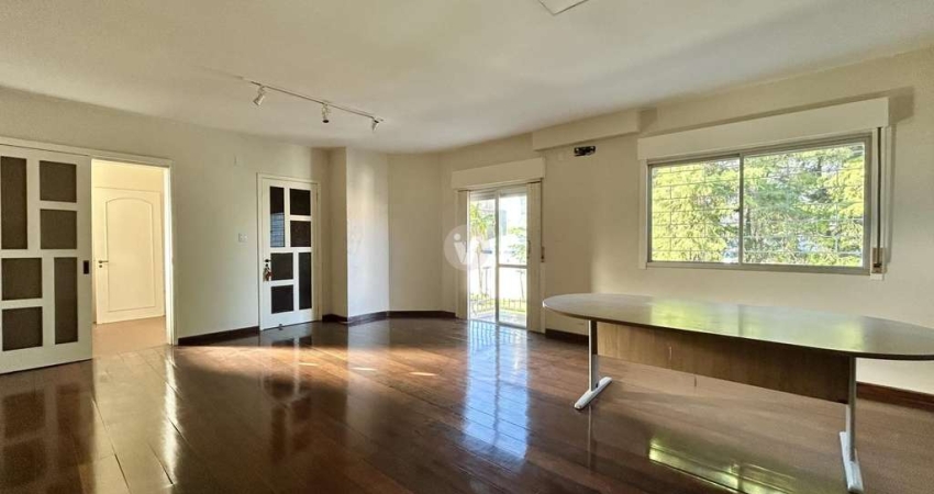 Apartamento 3 dormitórios com amplo espaço no centro de Santa Maria