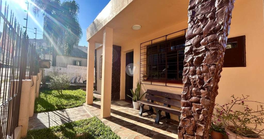 Casa 3 dormitórios, piscina e espaço gourmet no bairro N. Sra das Dores