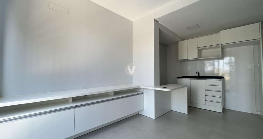 Apartamento semimobiliado ao lado da Avenida que da acesso a UFSM.