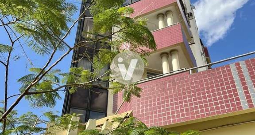 Sala comercial, localizada na avenida Presidente Vargas, possuindo área externa.