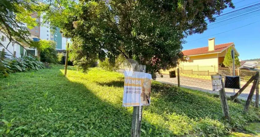 Excelente terreno na Rua Acadêmico Fernandes Mussoi.