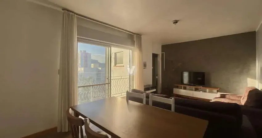 Apartamento de 2 dormitórios mobiliado, com ótima localização central