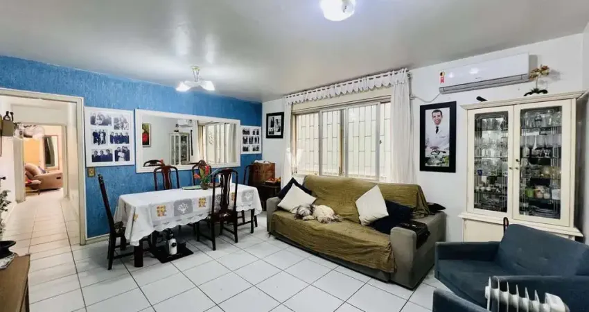 Apartamento de 2 dormitórios, com dependência e garagem, localizado no bairro n.